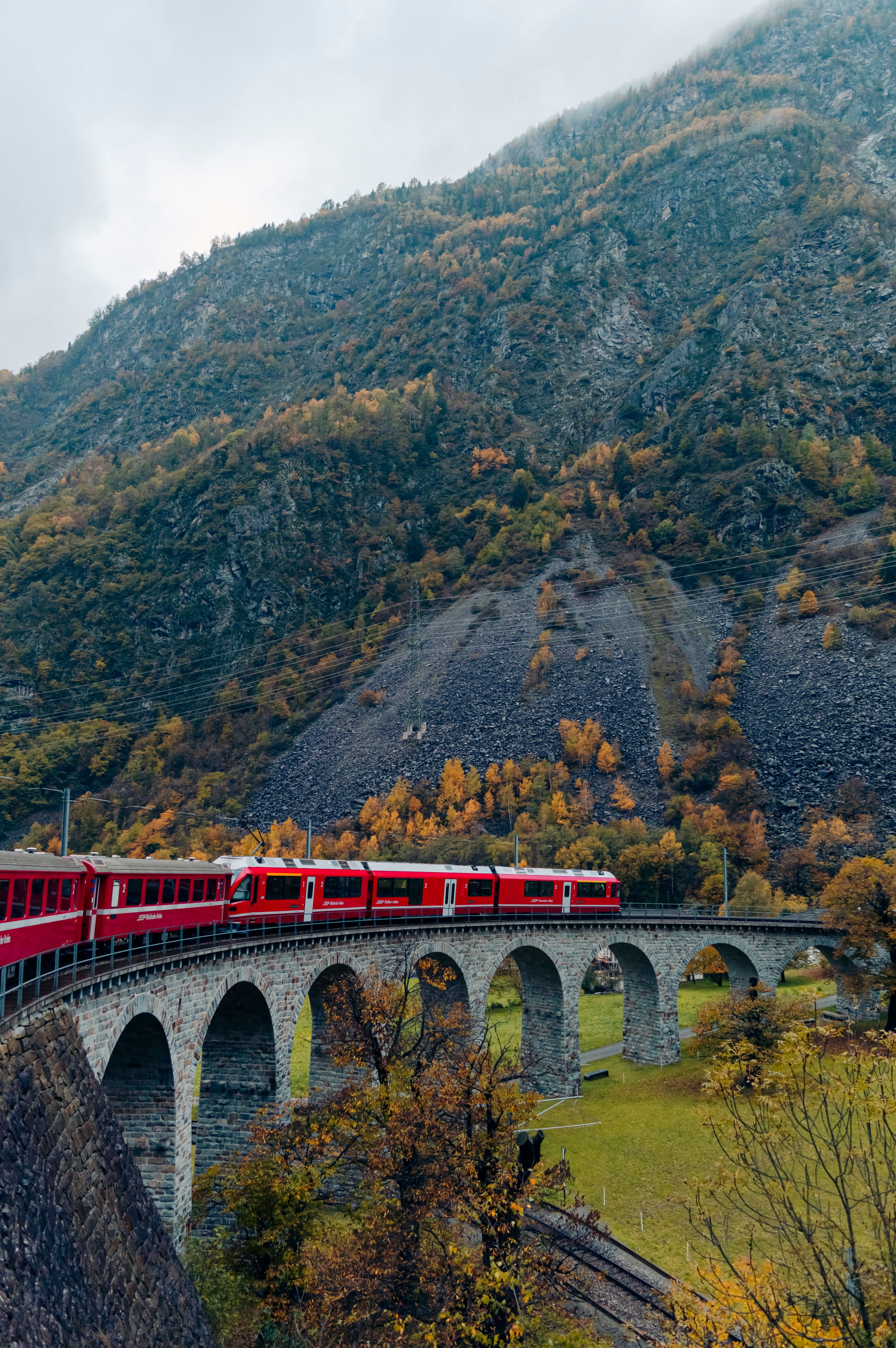 Foto di copertina: Trenino rosso del Bernina